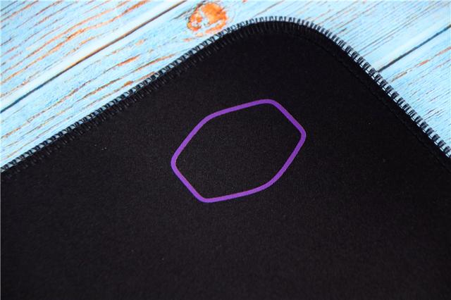 鼠标垫也玩RGB灯效，还能防泼溅，这款酷冷MP750让我长见识