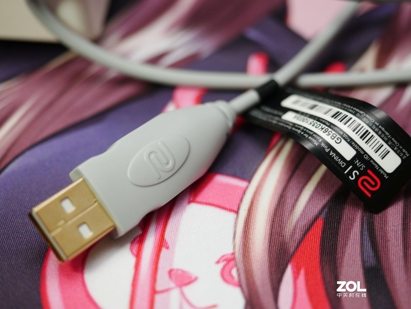 外表粉嫩，实力彪悍 补上粉色系外设的最后一环 ZOWIE DIVINA S1 粉色版评测