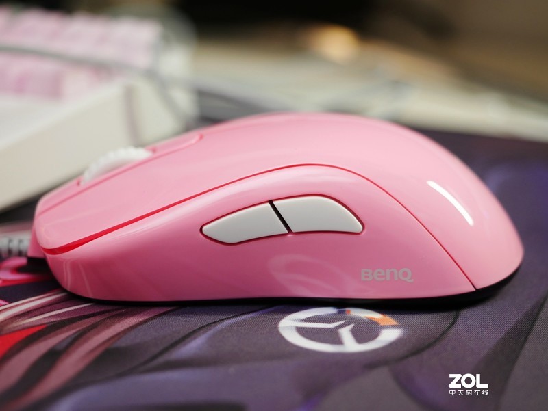 外表粉嫩，实力彪悍 补上粉色系外设的最后一环 ZOWIE DIVINA S1 粉色版评测