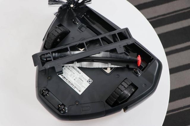 家用智能扫地机应该怎么选？看完伊莱克斯Pure i9扫地机器人测评你就明白了！