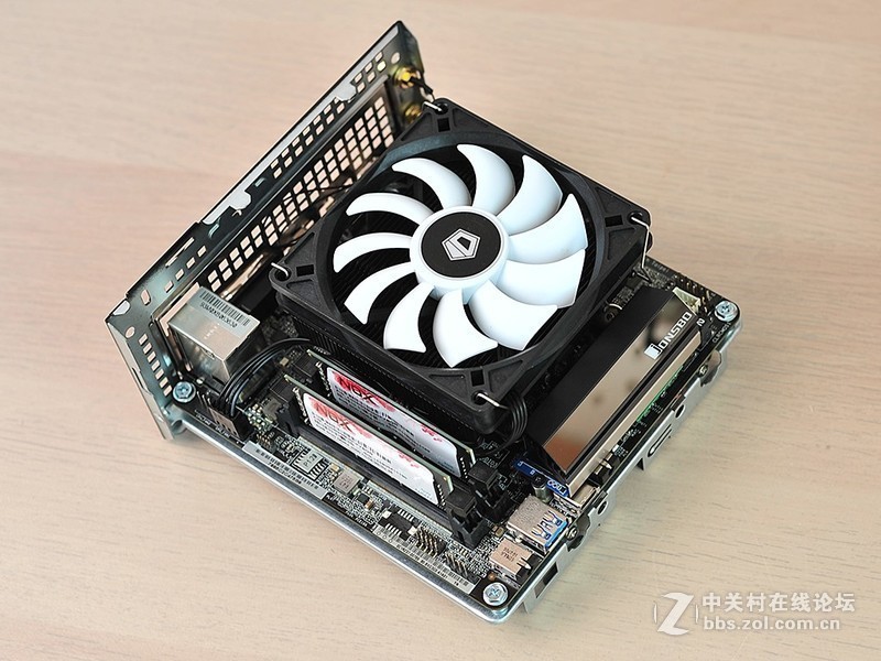 小空间PC桌面方案：入手DeskMini A300，再试下NOX高频条能否带2400G飞