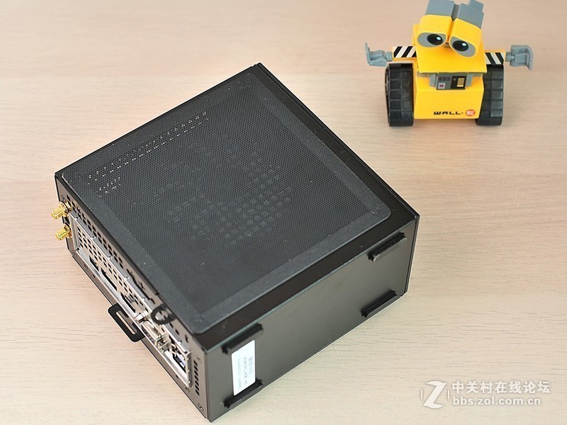 小空间PC桌面方案：入手DeskMini A300，再试下NOX高频条能否带2400G飞