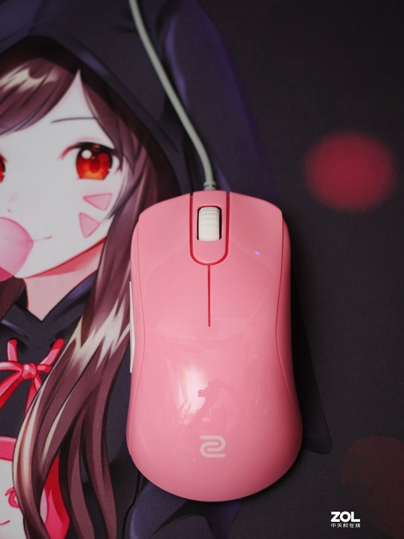 外表粉嫩，实力彪悍 补上粉色系外设的最后一环 ZOWIE DIVINA S1 粉色版评测