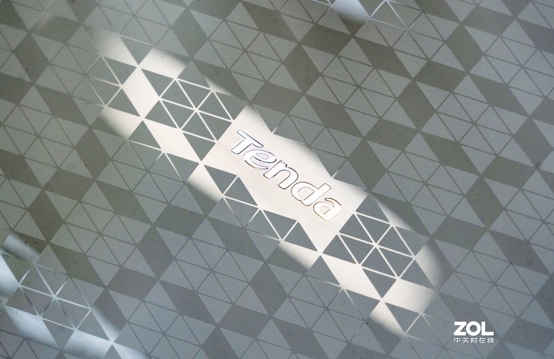 比1900更快的是AC2100，双频带你飞