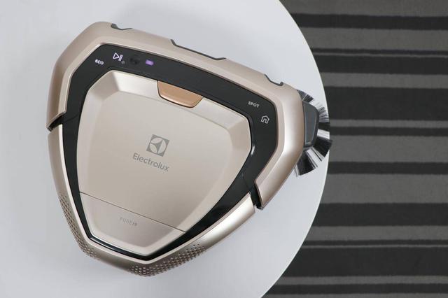 家用智能扫地机应该怎么选？看完伊莱克斯Pure i9扫地机器人测评你就明白了！