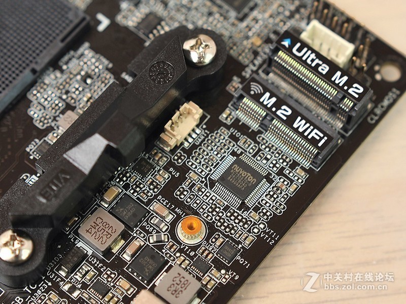 小空间PC桌面方案：入手DeskMini A300，再试下NOX高频条能否带2400G飞