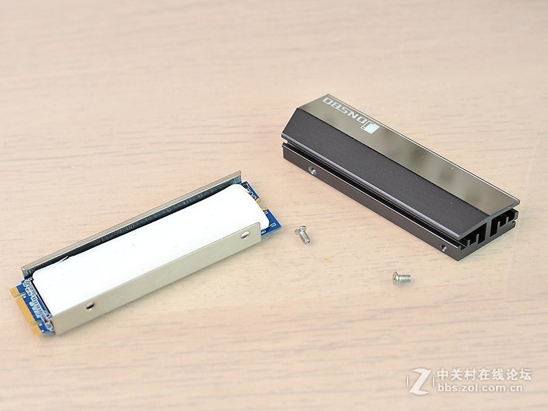 小空间PC桌面方案：入手DeskMini A300，再试下NOX高频条能否带2400G飞