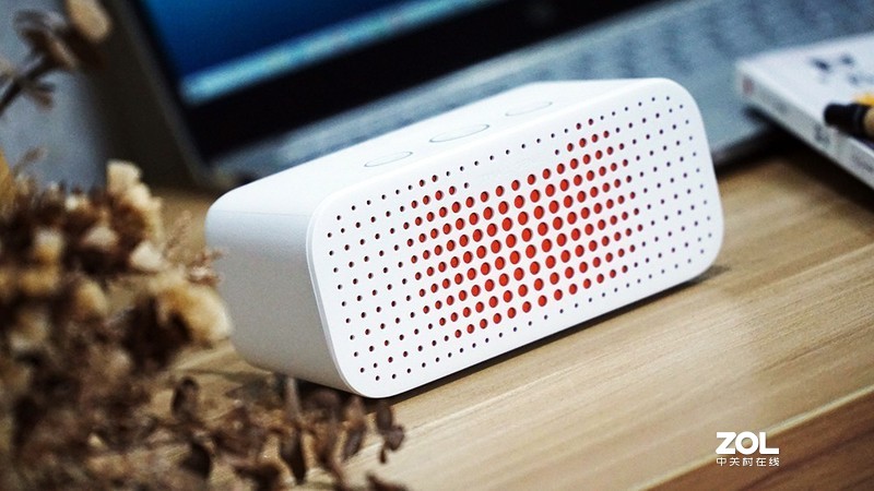 全新升级好看又好玩，天猫精灵方糖R上手体验