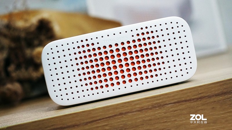 全新升级好看又好玩，天猫精灵方糖R上手体验