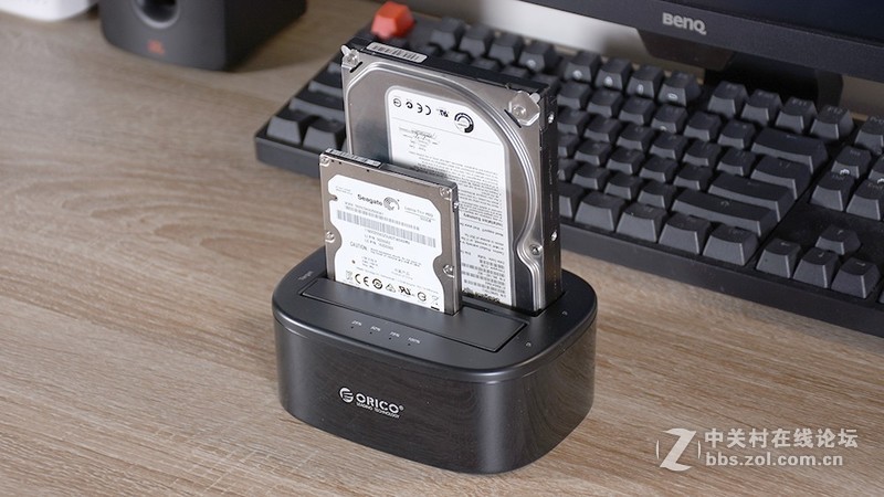 奥睿科双盘位硬盘底座 高效读写与脱机备份
