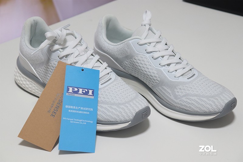 轻盈透气，可淌水3小时，BODENSEE轻户外运动防水鞋体验