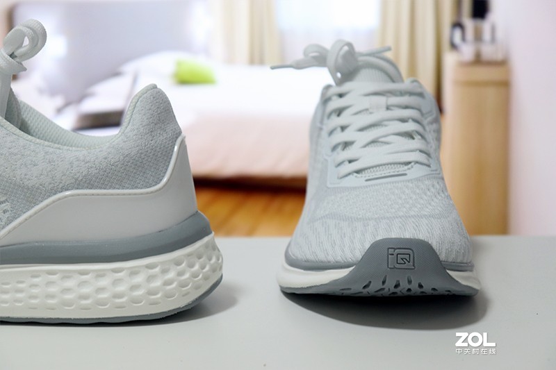 轻盈透气，可淌水3小时，BODENSEE轻户外运动防水鞋体验