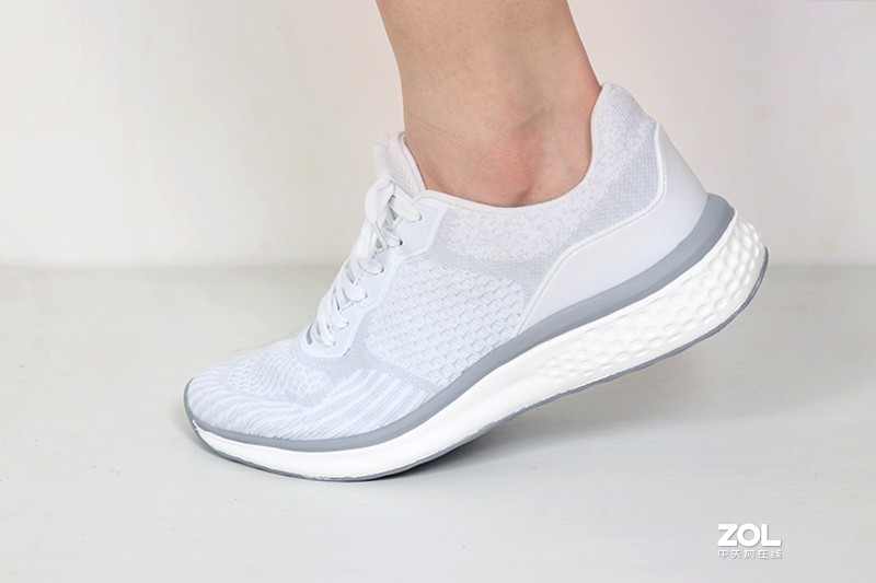 轻盈透气，可淌水3小时，BODENSEE轻户外运动防水鞋体验