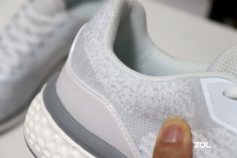 轻盈透气，可淌水3小时，BODENSEE轻户外运动防水鞋体验