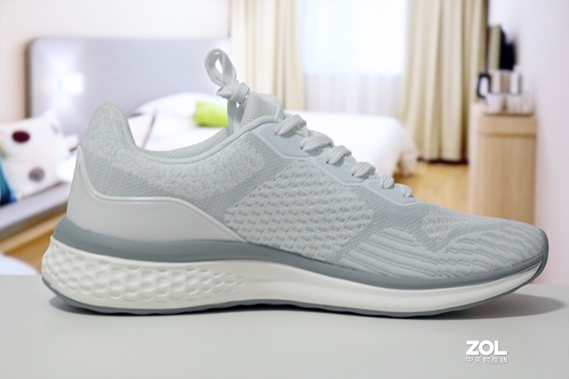 轻盈透气，可淌水3小时，BODENSEE轻户外运动防水鞋体验