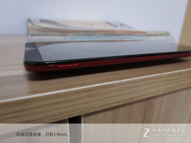 ZenFone2来了 — — 炫丽外观，全新视觉体验