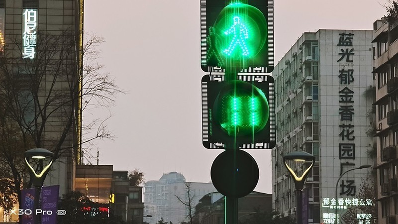 切换焦段看世界：潜望式超远摄vivo X30手机摄影