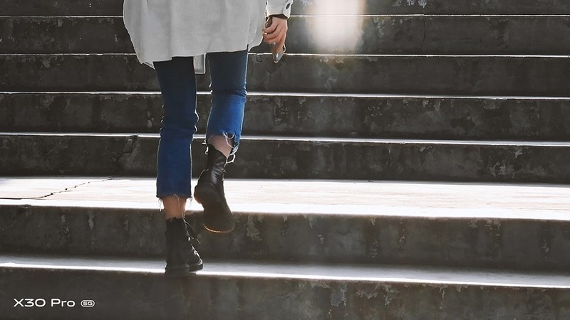 切换焦段看世界：潜望式超远摄vivo X30手机摄影