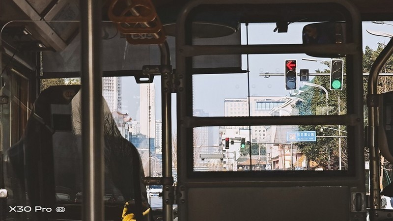 切换焦段看世界：潜望式超远摄vivo X30手机摄影