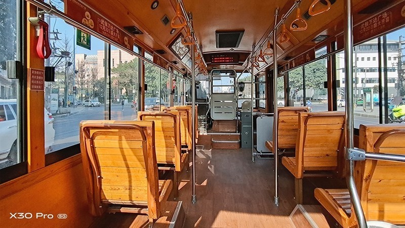 切换焦段看世界：潜望式超远摄vivo X30手机摄影