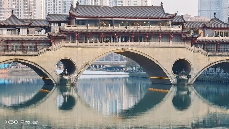 切换焦段看世界：潜望式超远摄vivo X30手机摄影