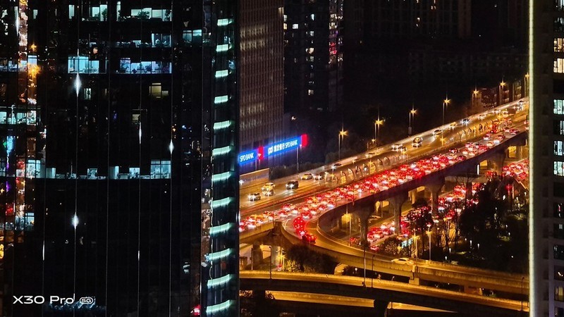 切换焦段看世界：潜望式超远摄vivo X30手机摄影