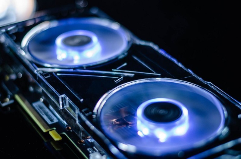 《看门狗2》迎来史低价，《看门狗3》即将发布？《鬼泣5》首次打折，万元主流主机是否