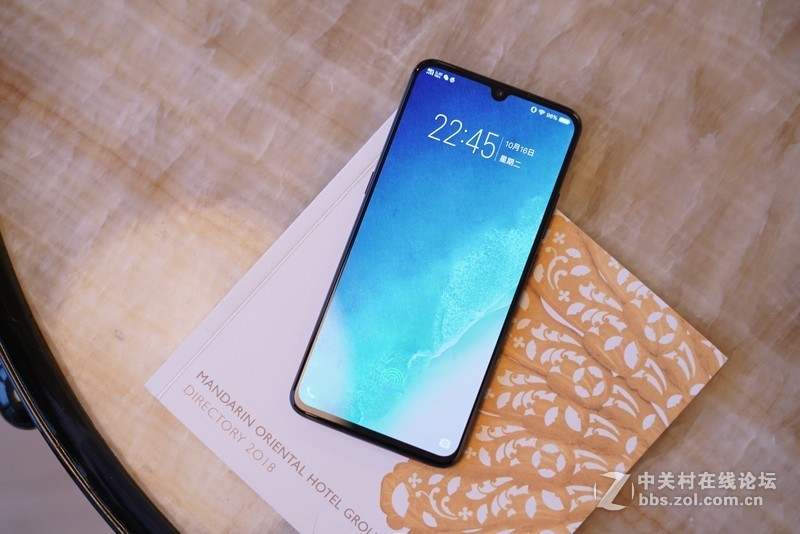 全屏解锁就是可以为所欲为，vivo手机引领屏幕指纹新高度