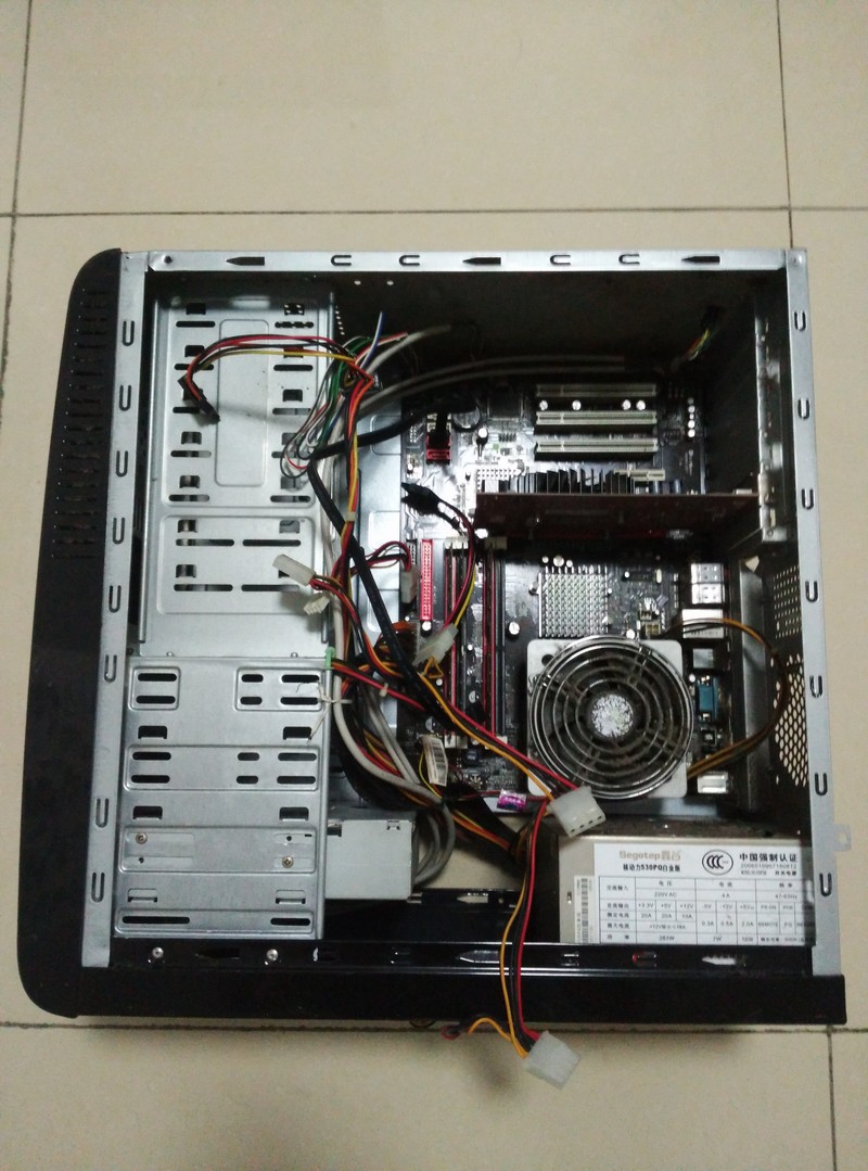 北京150超低价转让电脑主机一台