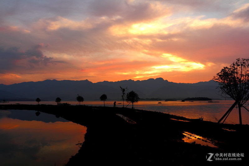 #版主坐堂#小五星空(中国)六月佳作赏析   希望您看到自己的作品！