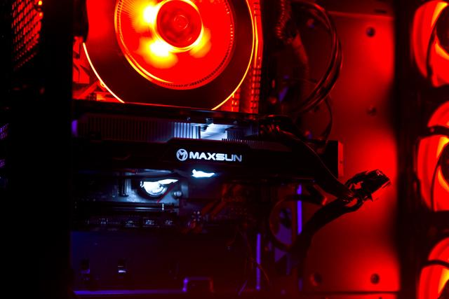 缺点银两怎么办？公版性能其实也很爽，铭瑄RTX2060终结者体验