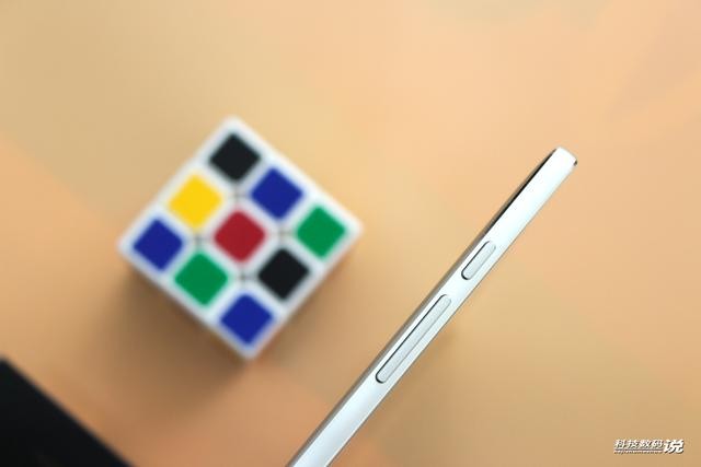 AMOLED显示屏+HIFI音质，酷比魔方X打造移动私有影院