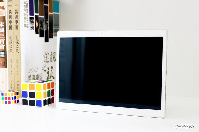 AMOLED显示屏+HIFI音质，酷比魔方X打造移动私有影院