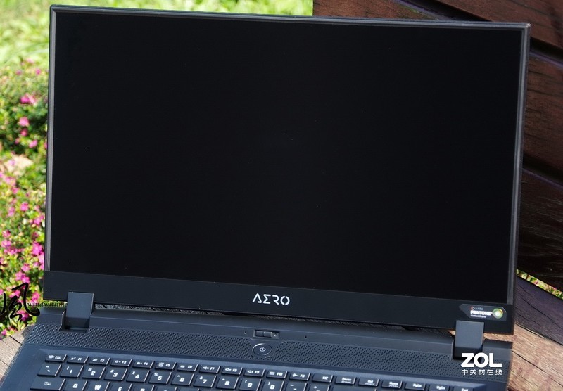 技嘉AERO 17 HDR搭载10875H与2070 Super之创作者笔电开箱