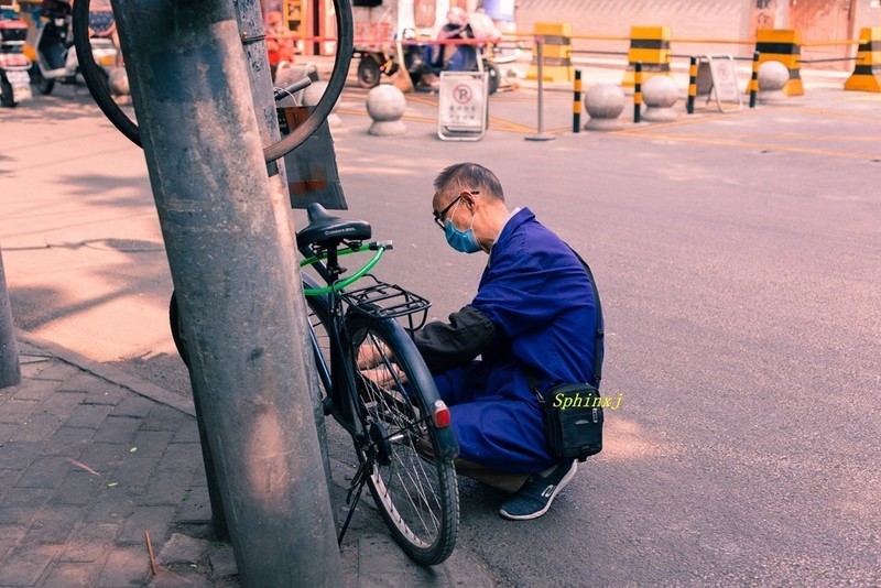 现在共享单车弄的实心轮胎还是要得的。