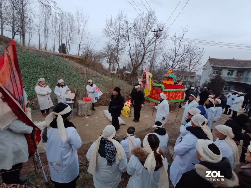 关中民俗-送葬-日升前全村村民参与起灵送灵