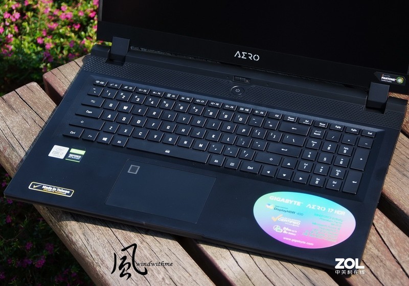 技嘉AERO 17 HDR搭载10875H与2070 Super之创作者笔电开箱