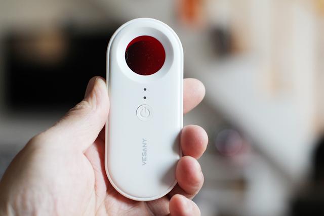 我测试了 3种防窥方法，最后选中了它：VESANY 信号探测仪