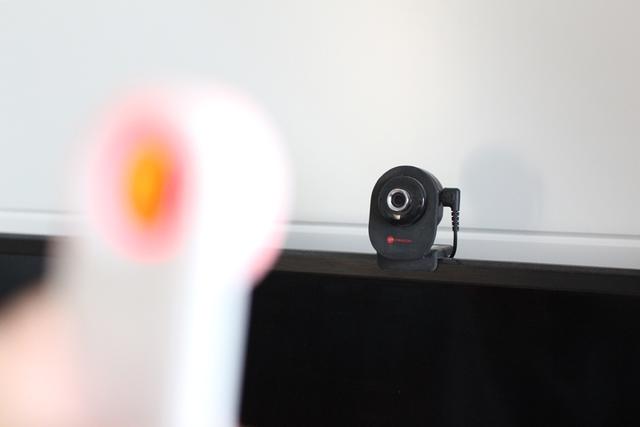 我测试了 3种防窥方法，最后选中了它：VESANY 信号探测仪