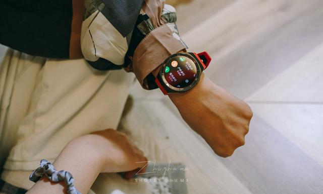 6大运动智能识别，Z世代潮人装备：华为Watch GT 2e体验