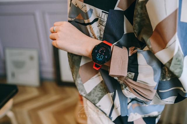 6大运动智能识别，Z世代潮人装备：华为Watch GT 2e体验