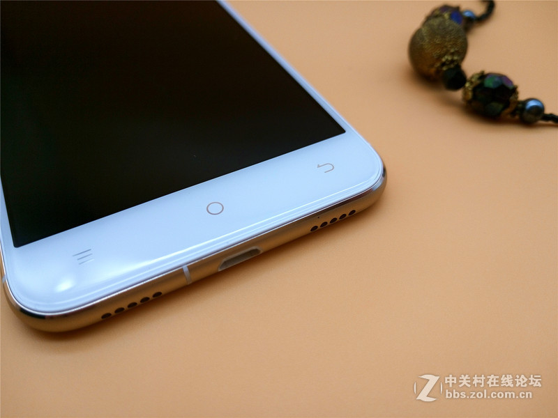 美丽精灵：朵唯 倾城L3外观设计评赏