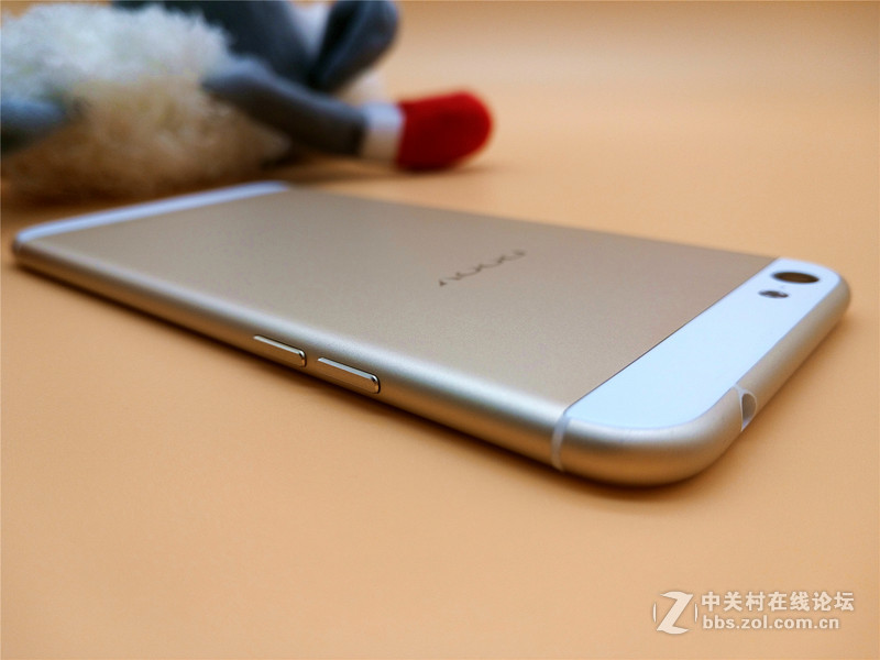 美丽精灵：朵唯 倾城L3外观设计评赏