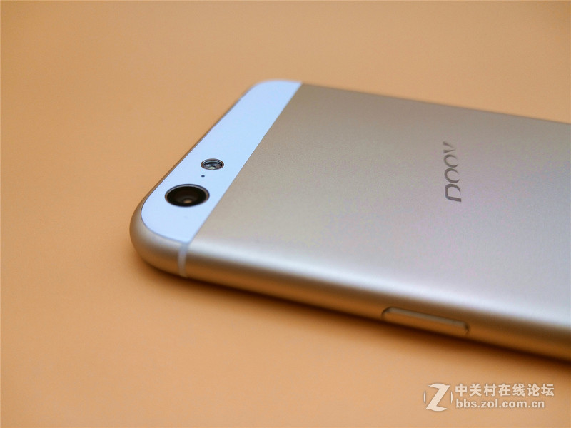 美丽精灵：朵唯 倾城L3外观设计评赏