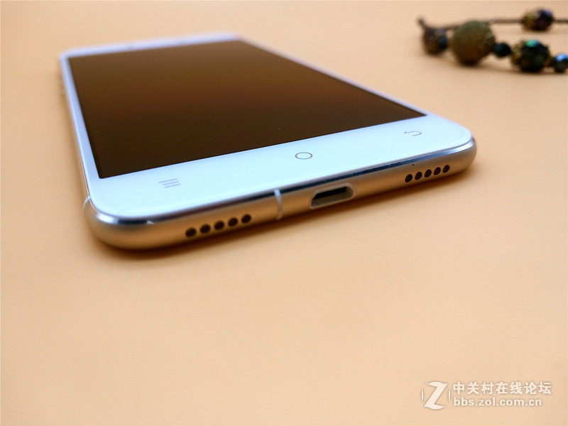 美丽精灵：朵唯 倾城L3外观设计评赏