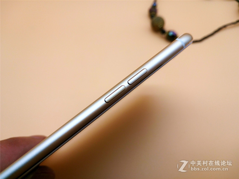 美丽精灵：朵唯 倾城L3外观设计评赏