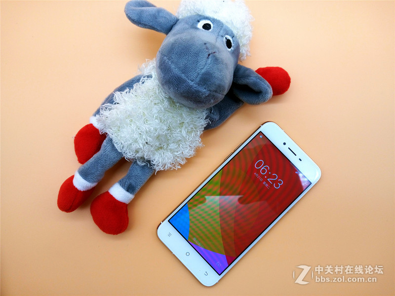 美丽精灵：朵唯 倾城L3外观设计评赏