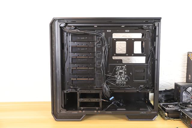 隐藏的骚技能be quiet! DARK BASE 700