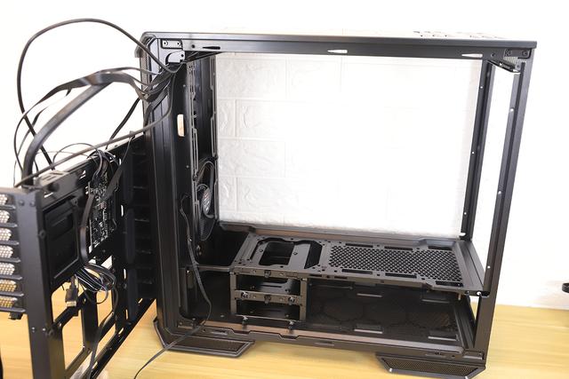 隐藏的骚技能be quiet! DARK BASE 700