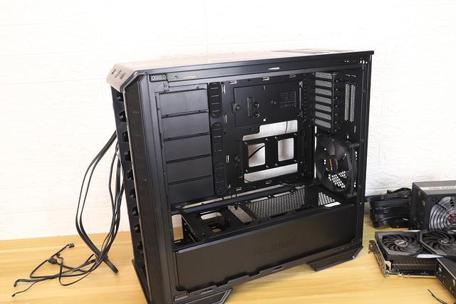 隐藏的骚技能be quiet! DARK BASE 700